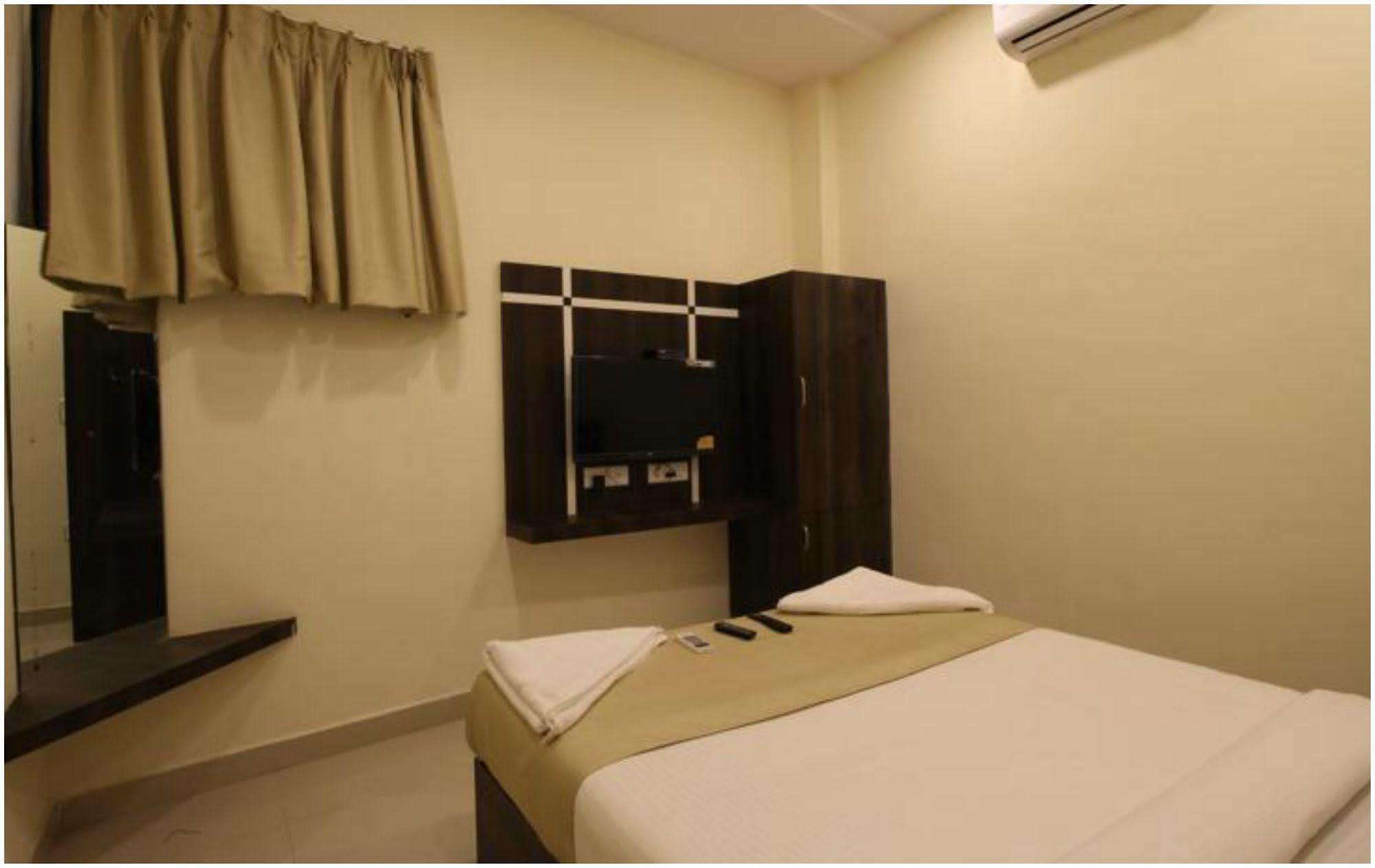 Treebo Trip Ashir Inn Mumbai Exterior photo