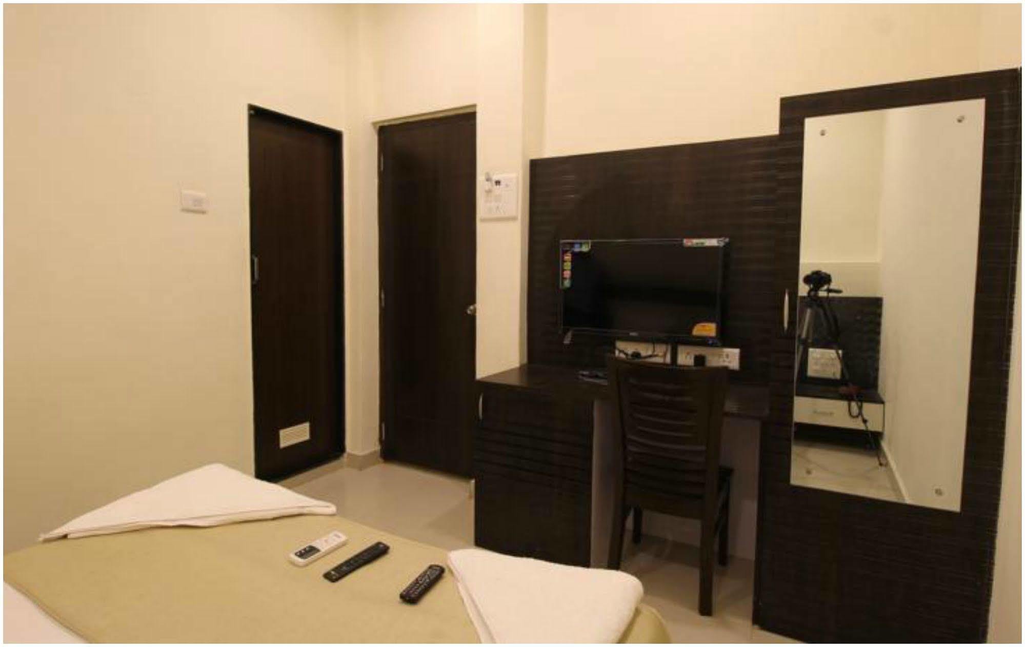 Treebo Trip Ashir Inn Mumbai Exterior photo