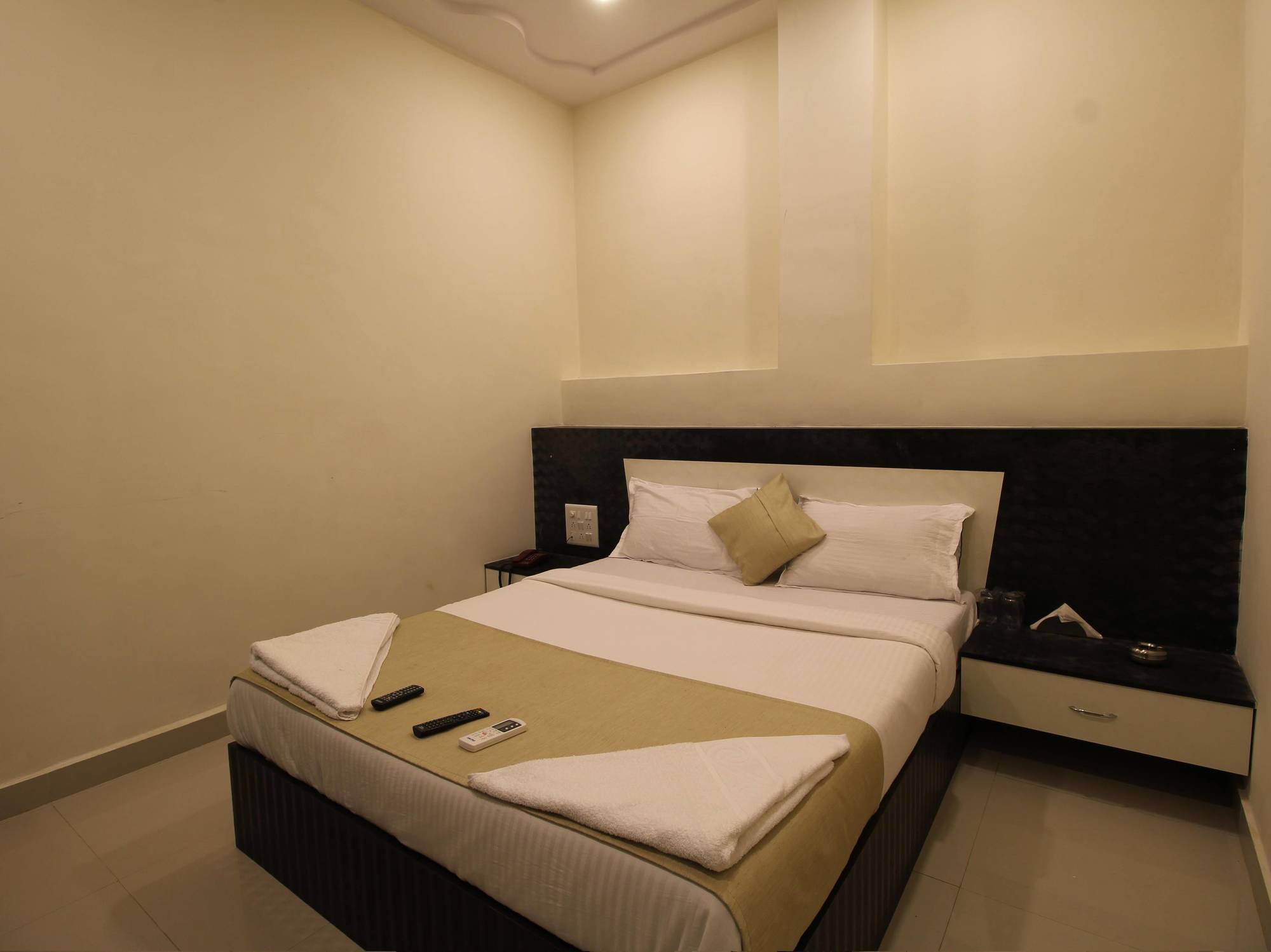 Treebo Trip Ashir Inn Mumbai Exterior photo